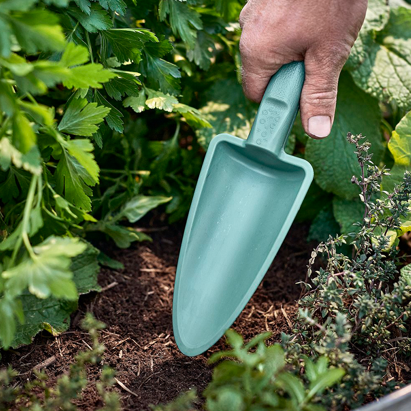 Recycled Plastic Garen Trowel. Eco Tools