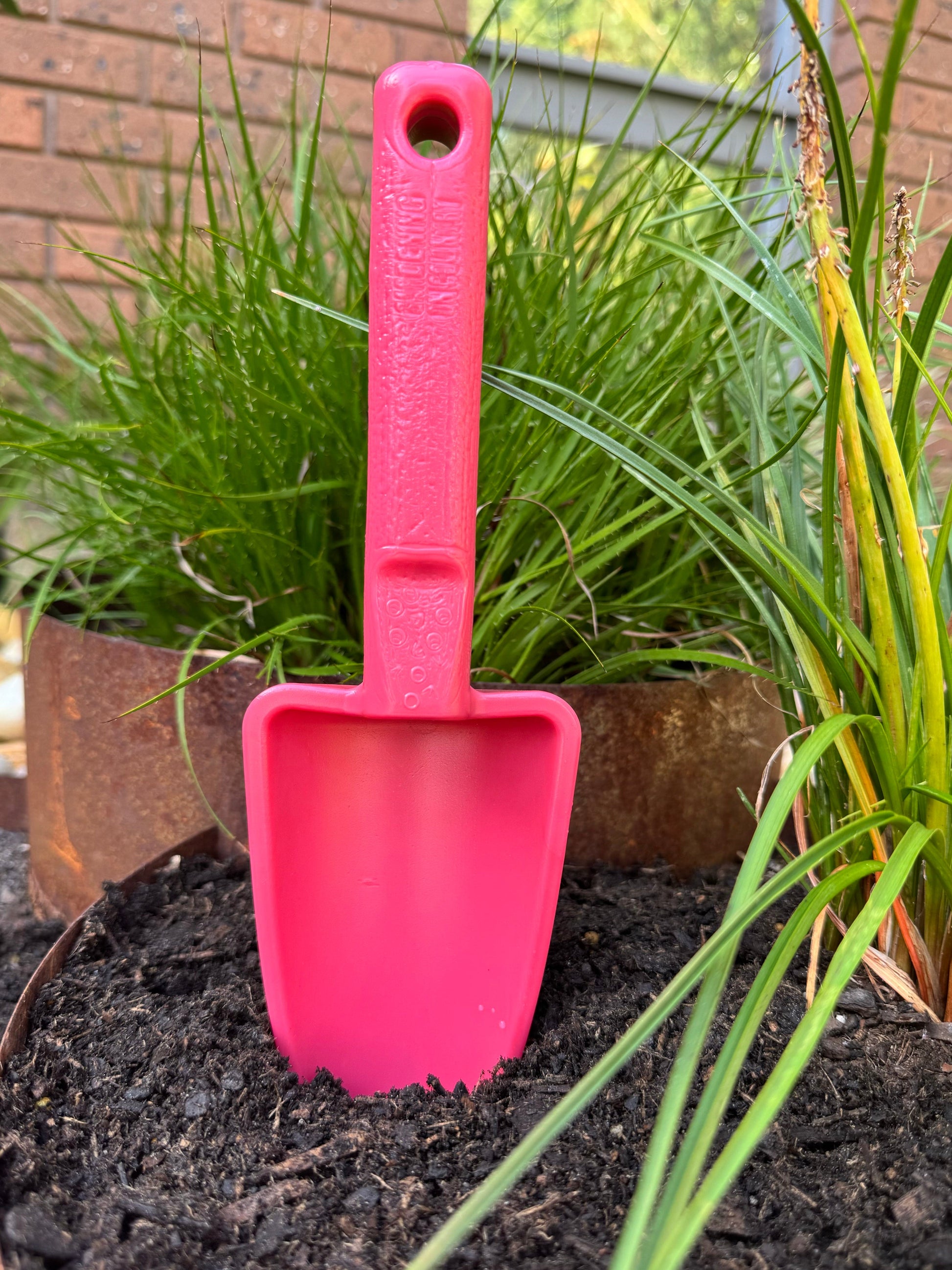 Recycled Plastic Garden Trowel, Pink