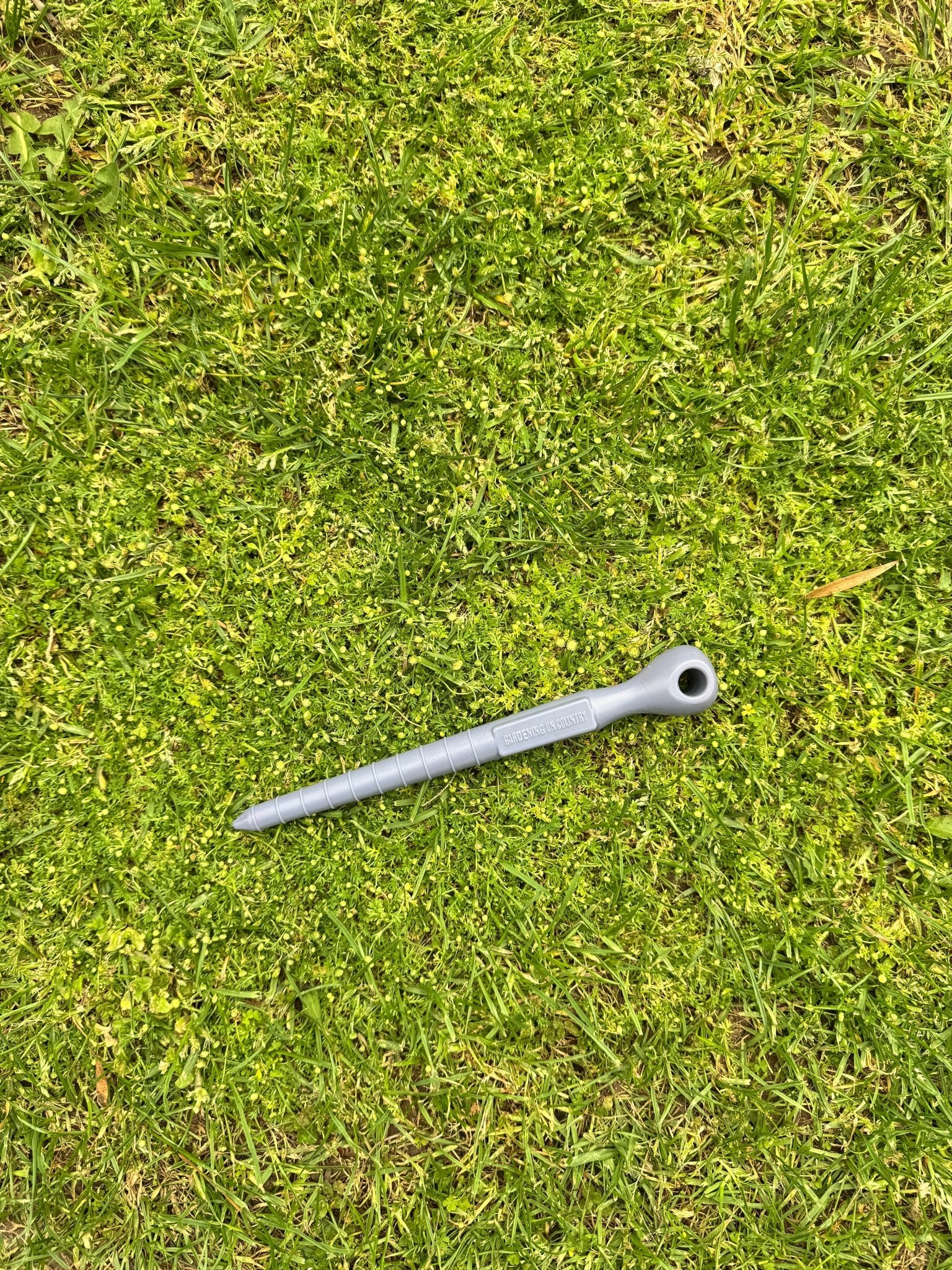 purple-dibbler-garden-tool-made-from-recycled-plastic