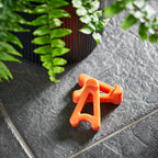 wedgie-pot-riser-recycled-plastic-orange-close-detail
